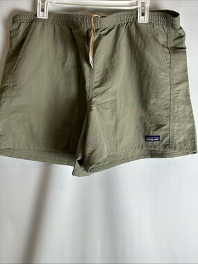 NWT Patagonia Baggies Shorts Women’s XL Green 5" Outdoors Athletic Hiking